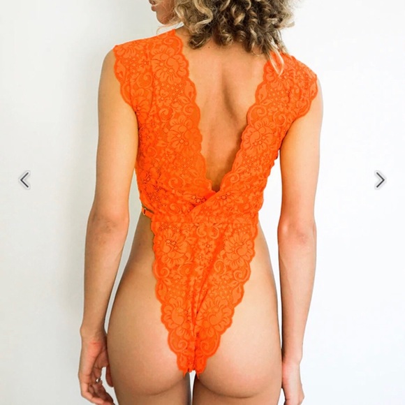 ❌SOLD We Are HAH Cut To The Chase Bodysuit Burnt Orange - Picture 2 of 3